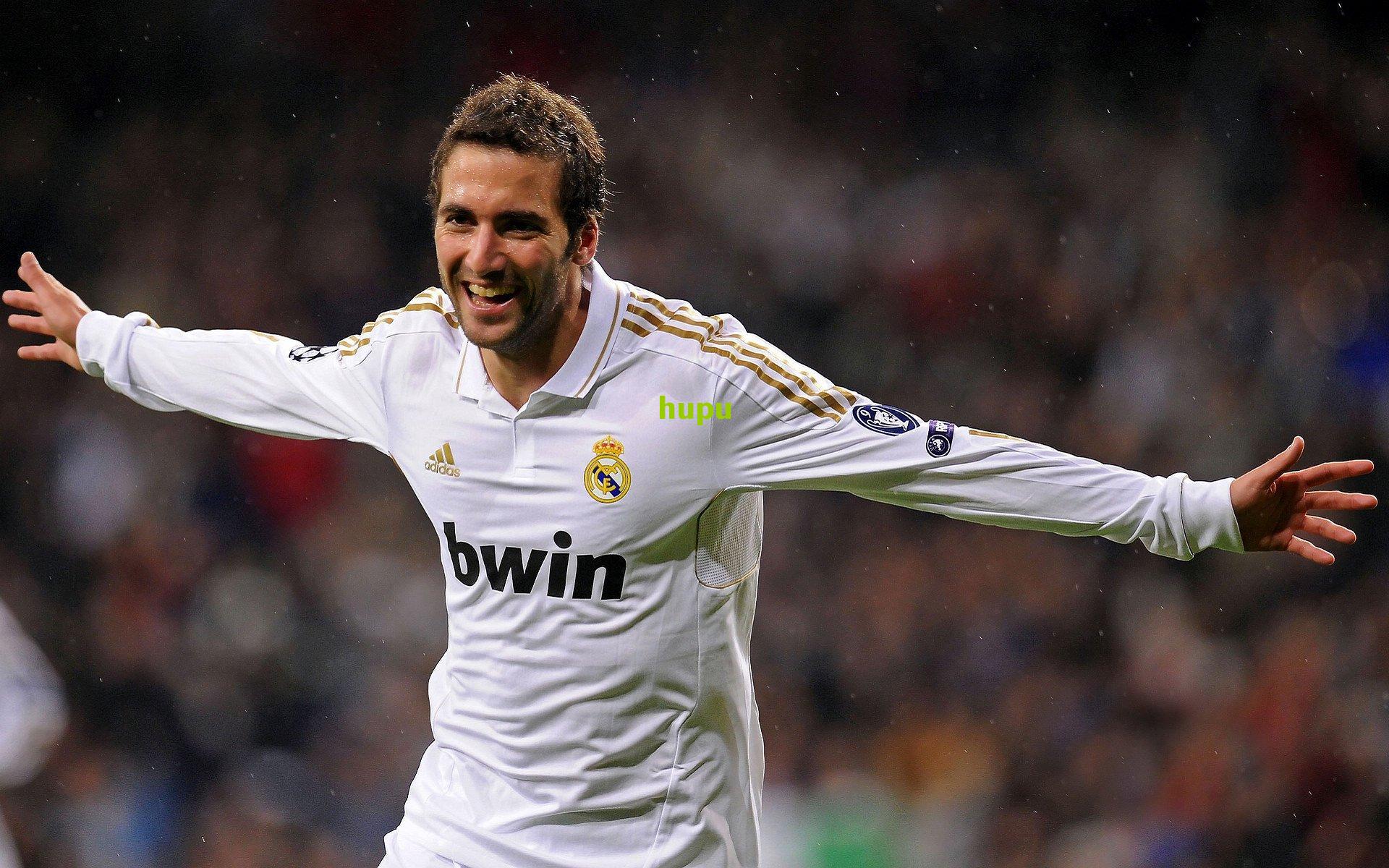 皮尔斯评联盟格局，詹姆斯转会乃常态 塔图姆天赋与瓶颈并存